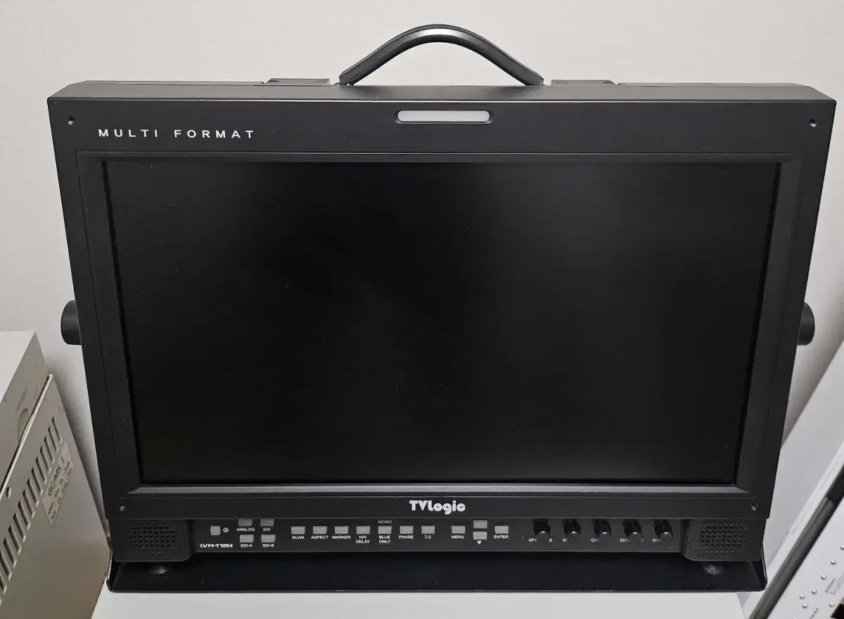 TVlogic LVM-172W